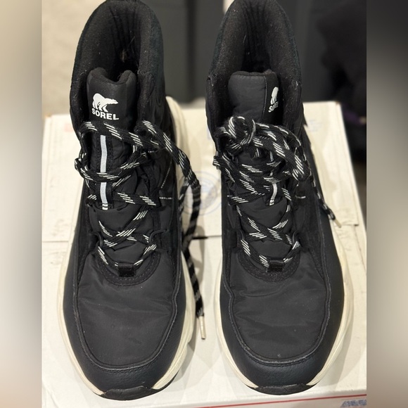 Sorel Women's black boots - Picture 15 of 16